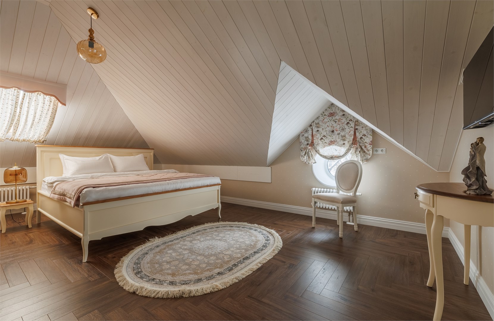 Стандарт мансардный dbl "Романс" в Симфония