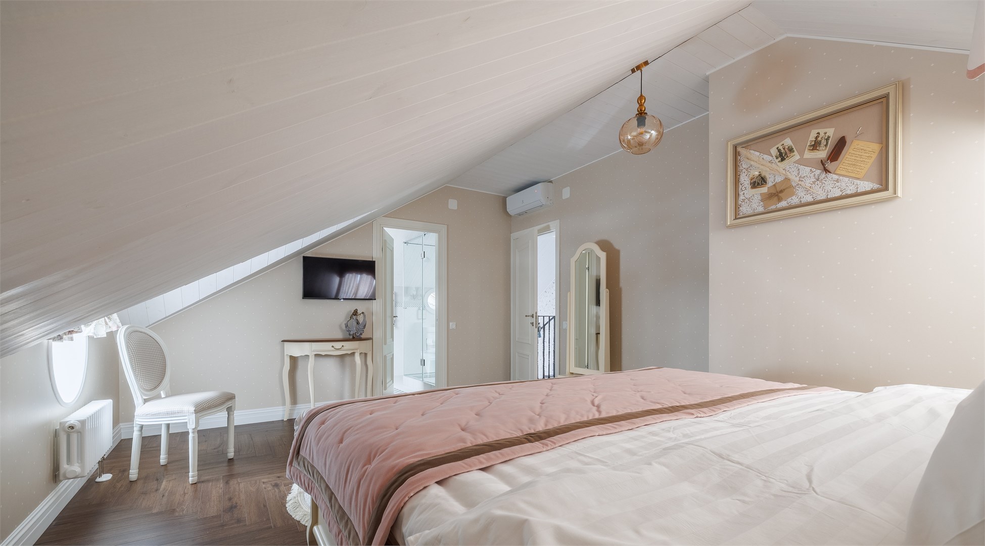 Стандарт мансардный dbl "Романс" в Симфония