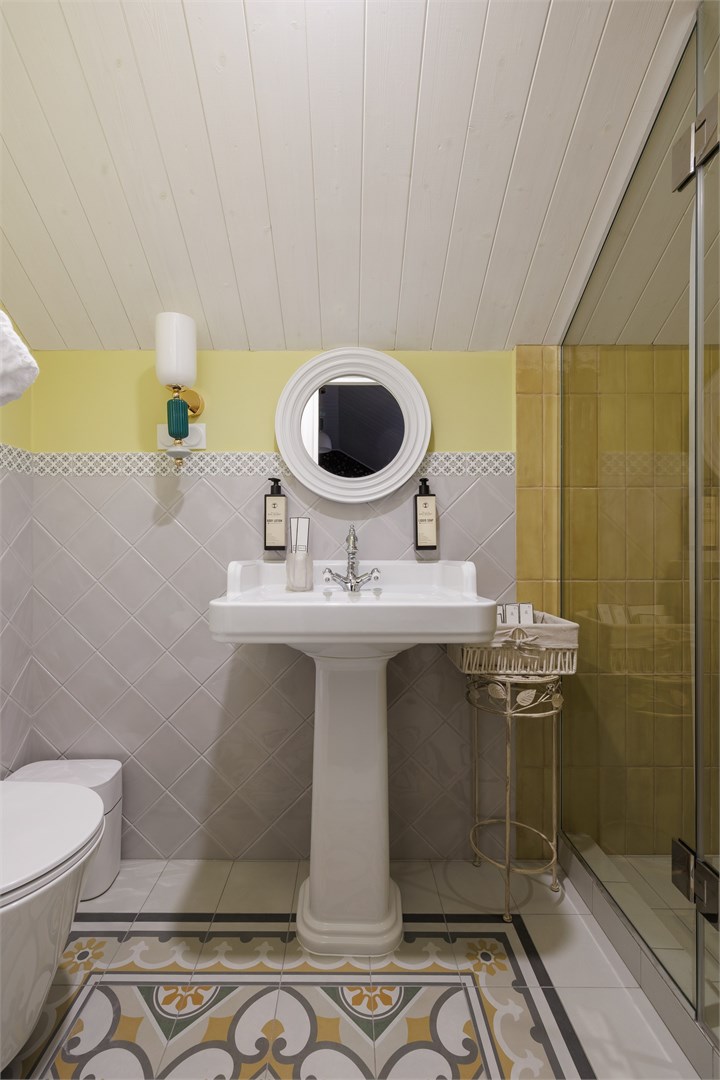 Стандарт мансардный dbl "Щелкунчик" в Симфония