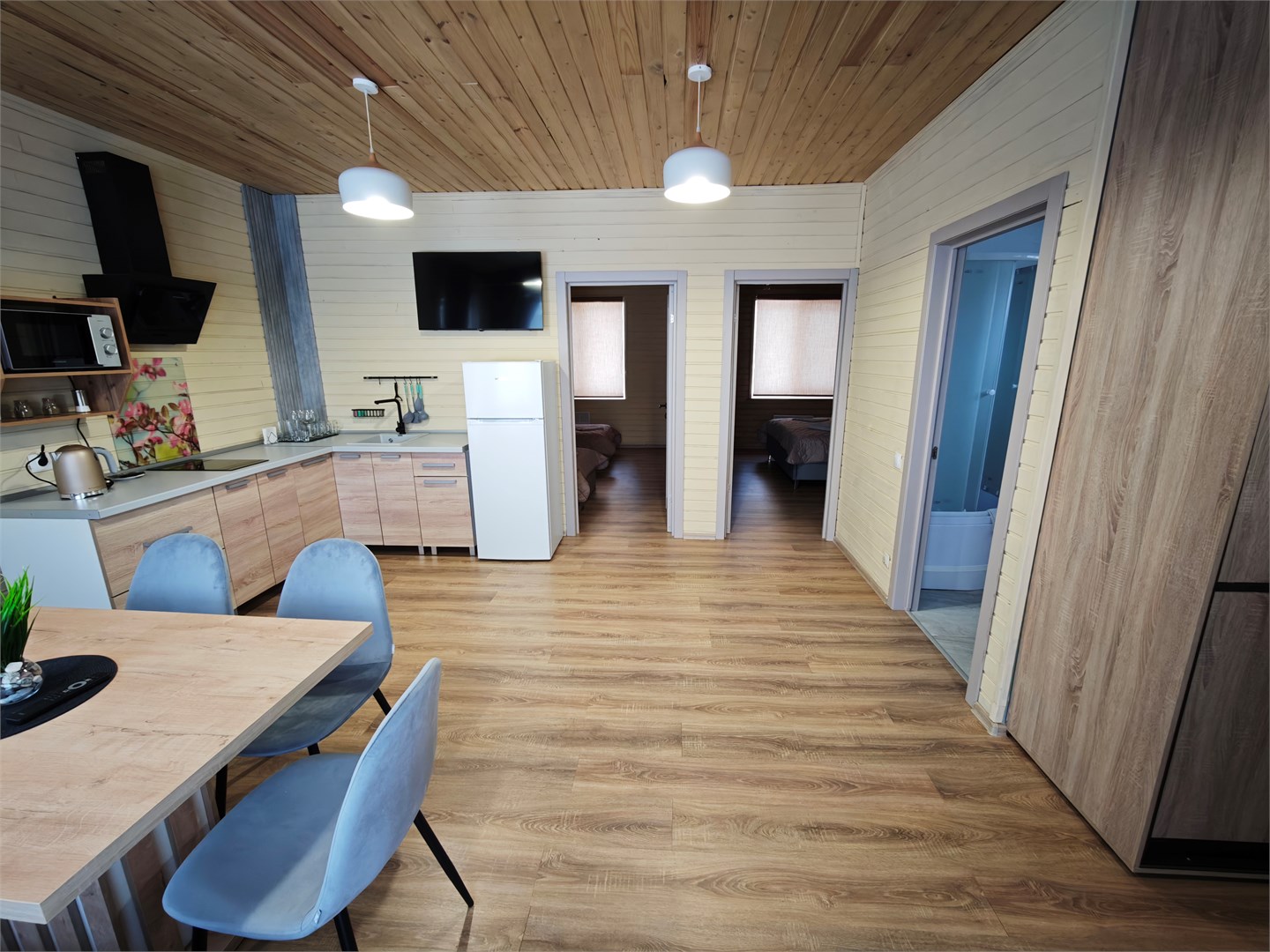 Большой дом с кухней в Деревенька в лесу