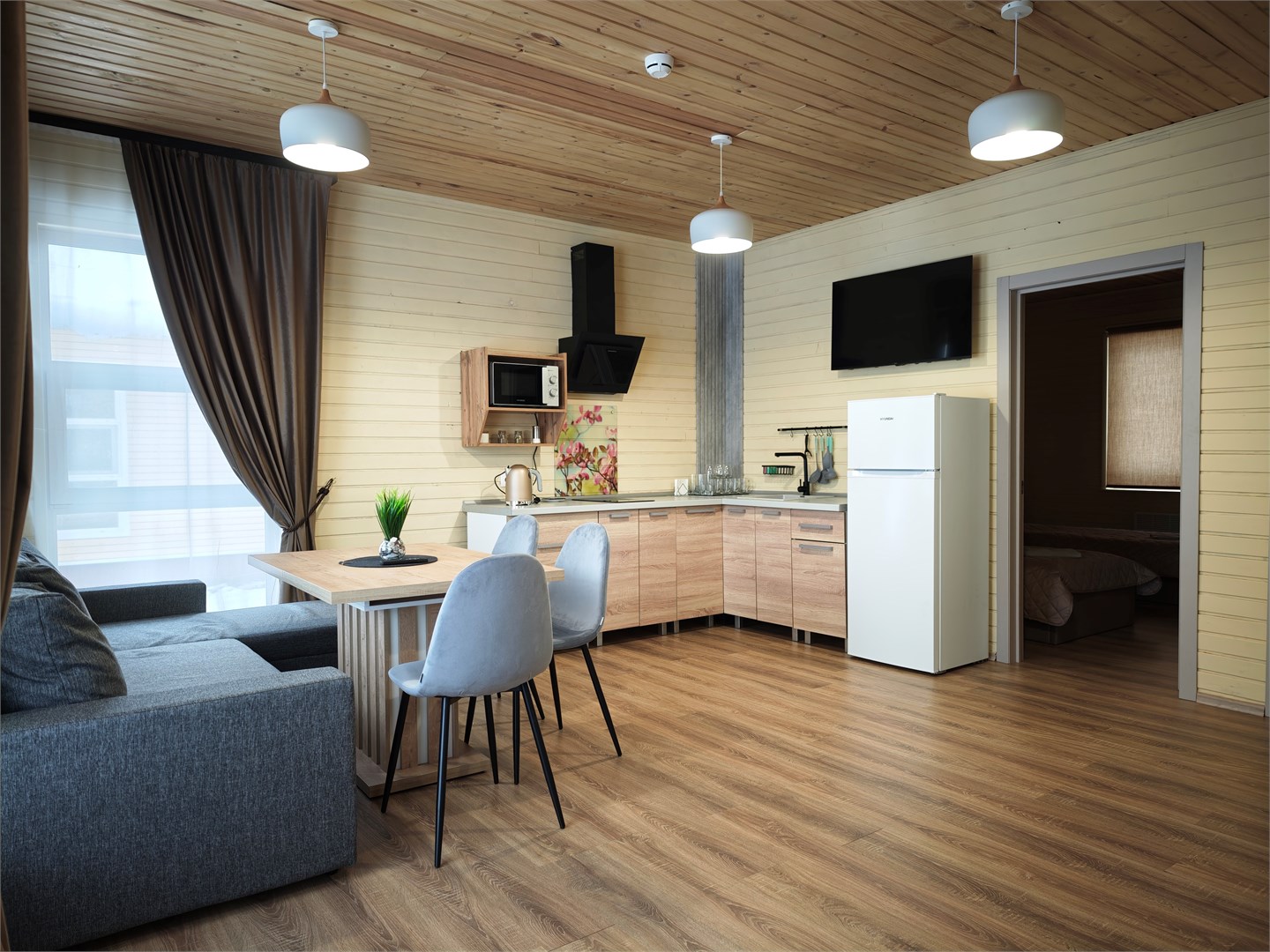 Большой дом с кухней в Деревенька в лесу