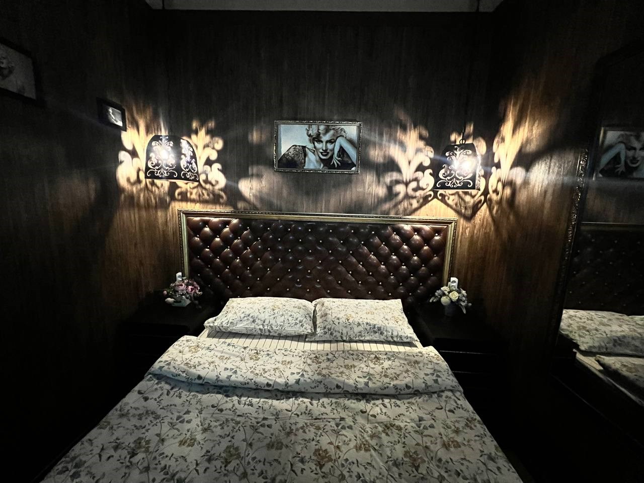 Уютная двухместная комната с арт-дизайном в Неваград