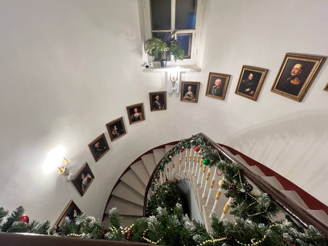 Уютная двухместная комната с арт-дизайном в Неваград