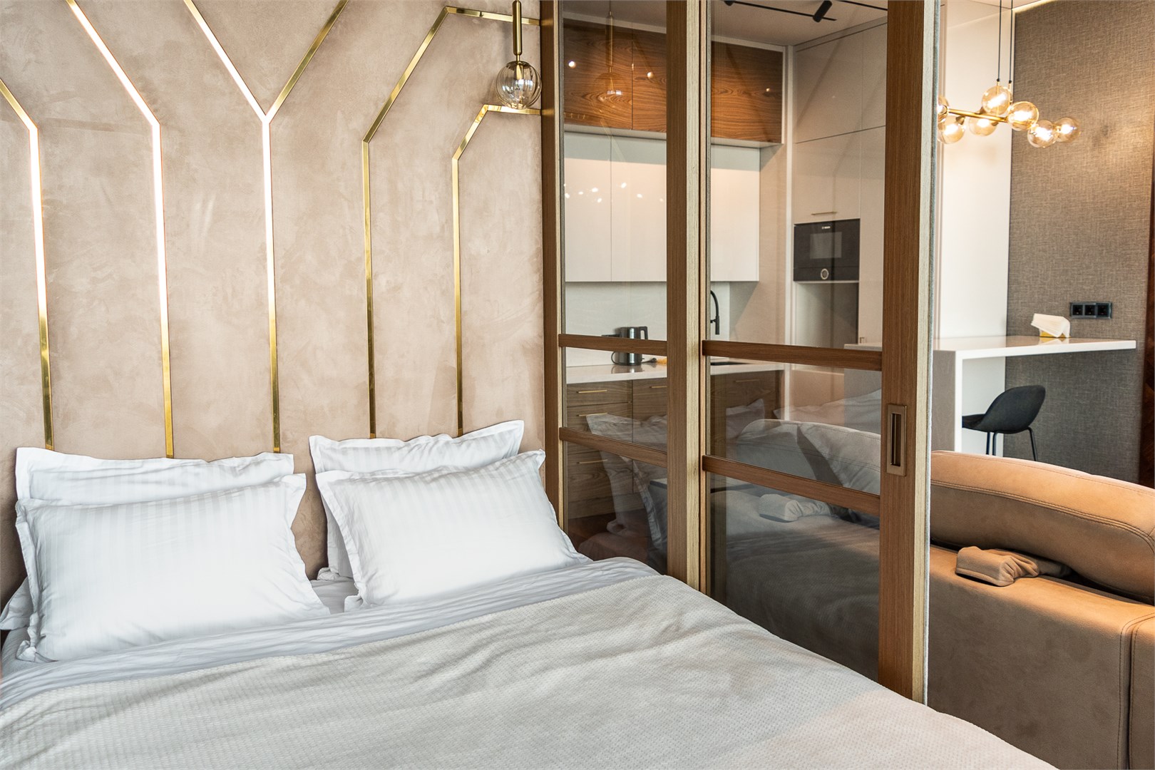 Montserrat в city lux