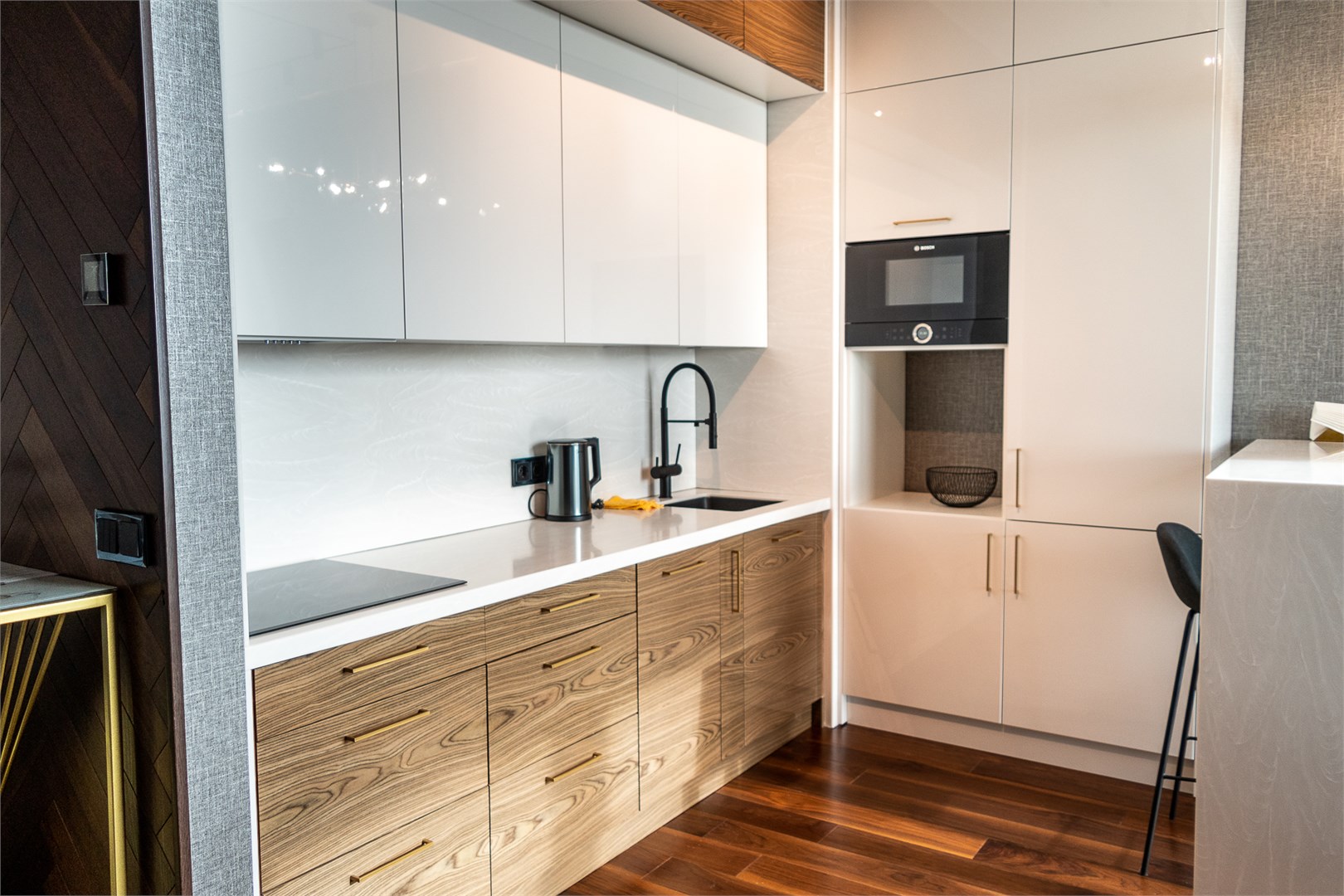 Montserrat в city lux