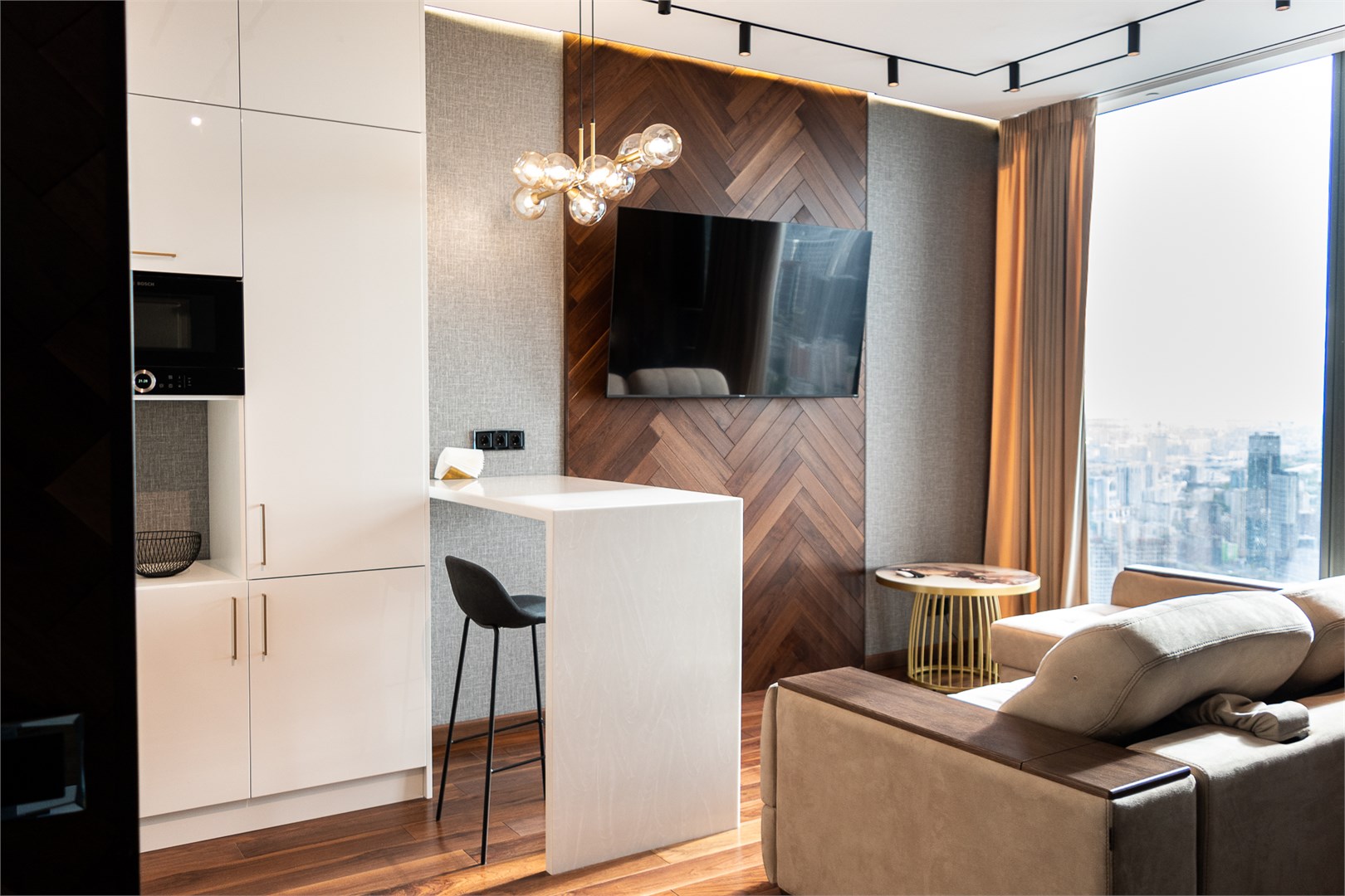 Montserrat в city lux