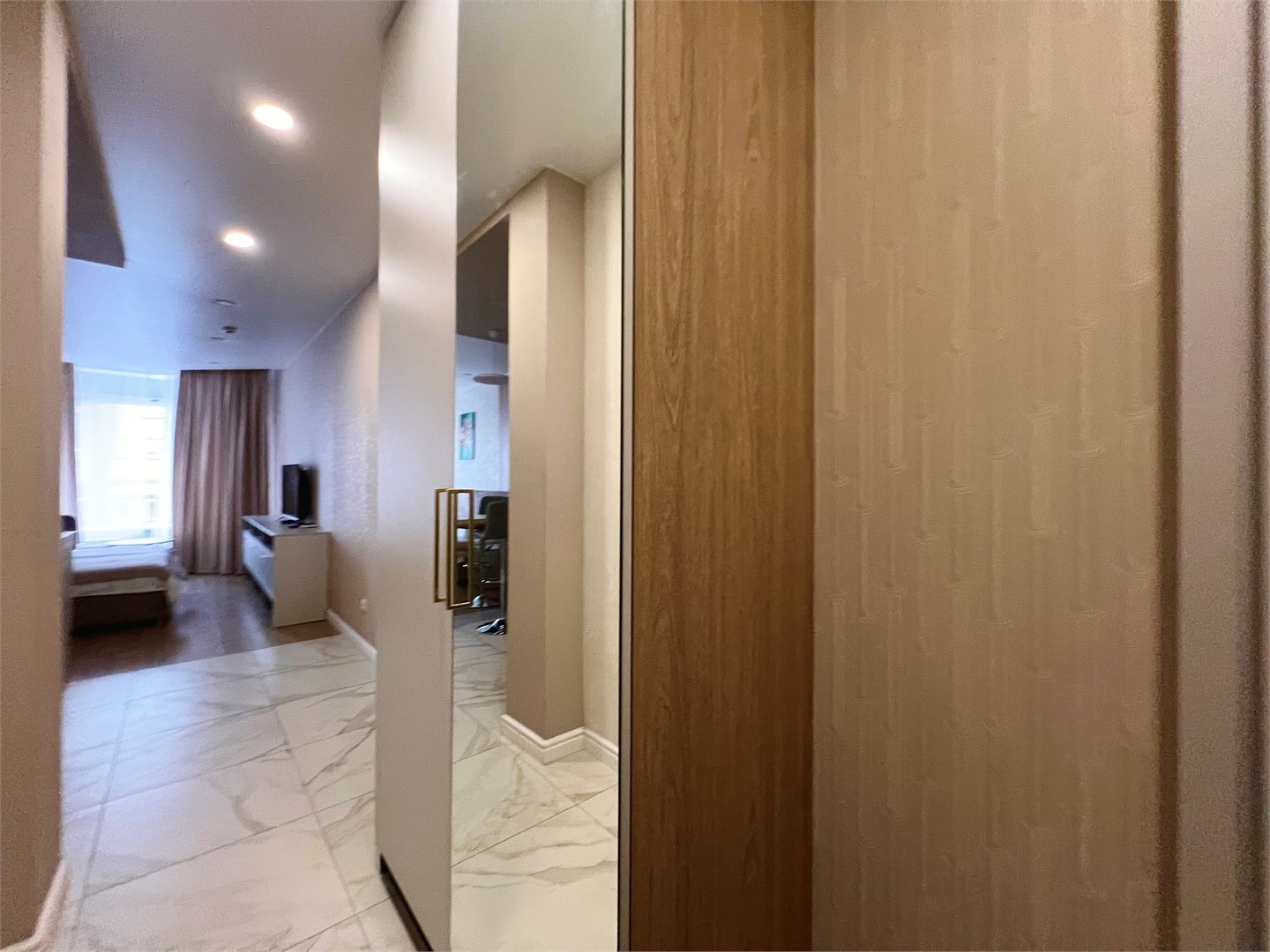 Студия комфорт с красивым видом на Енисей в Alliance apart