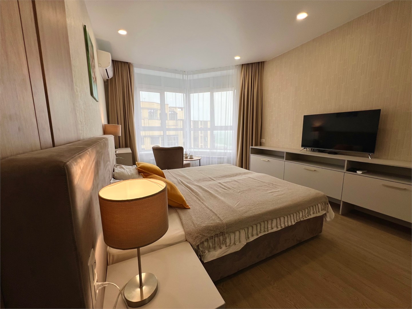 Студия комфорт с красивым видом на Енисей в Alliance apart