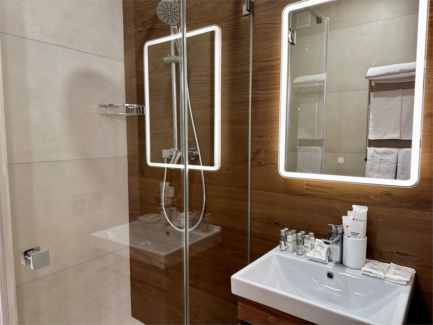 Полулюкс в Azimut Парк Отель