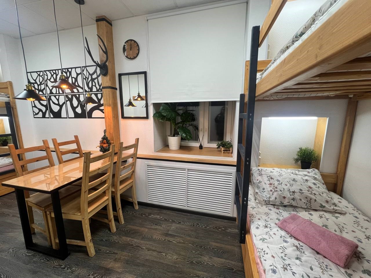 Просторный Четырехместный номер для компании в Неваград