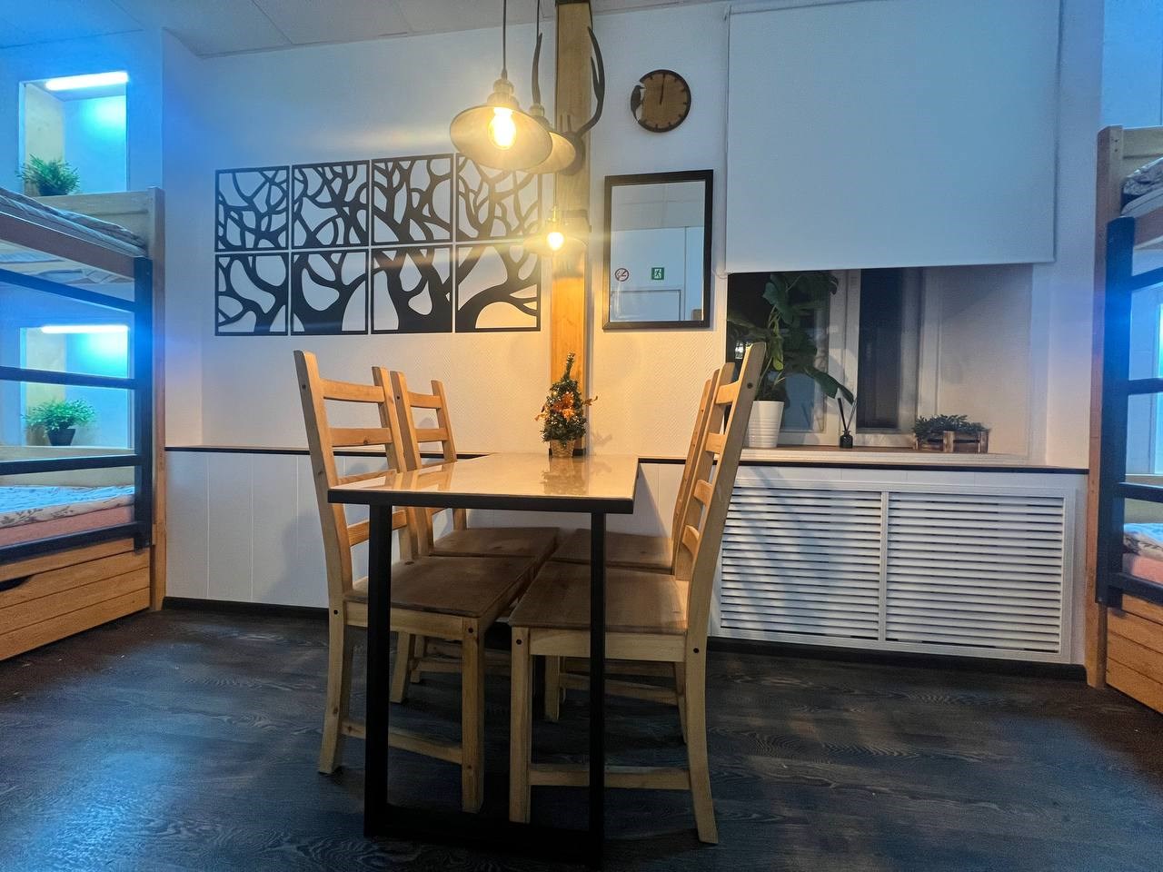 Просторный Четырехместный номер для компании в Неваград