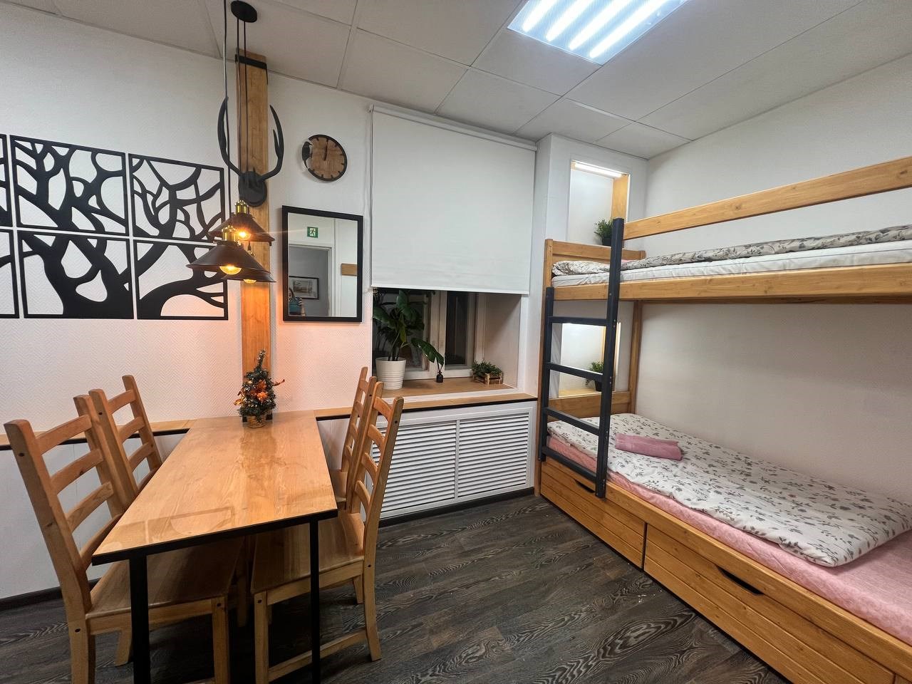 Просторный Четырехместный номер для компании в Неваград