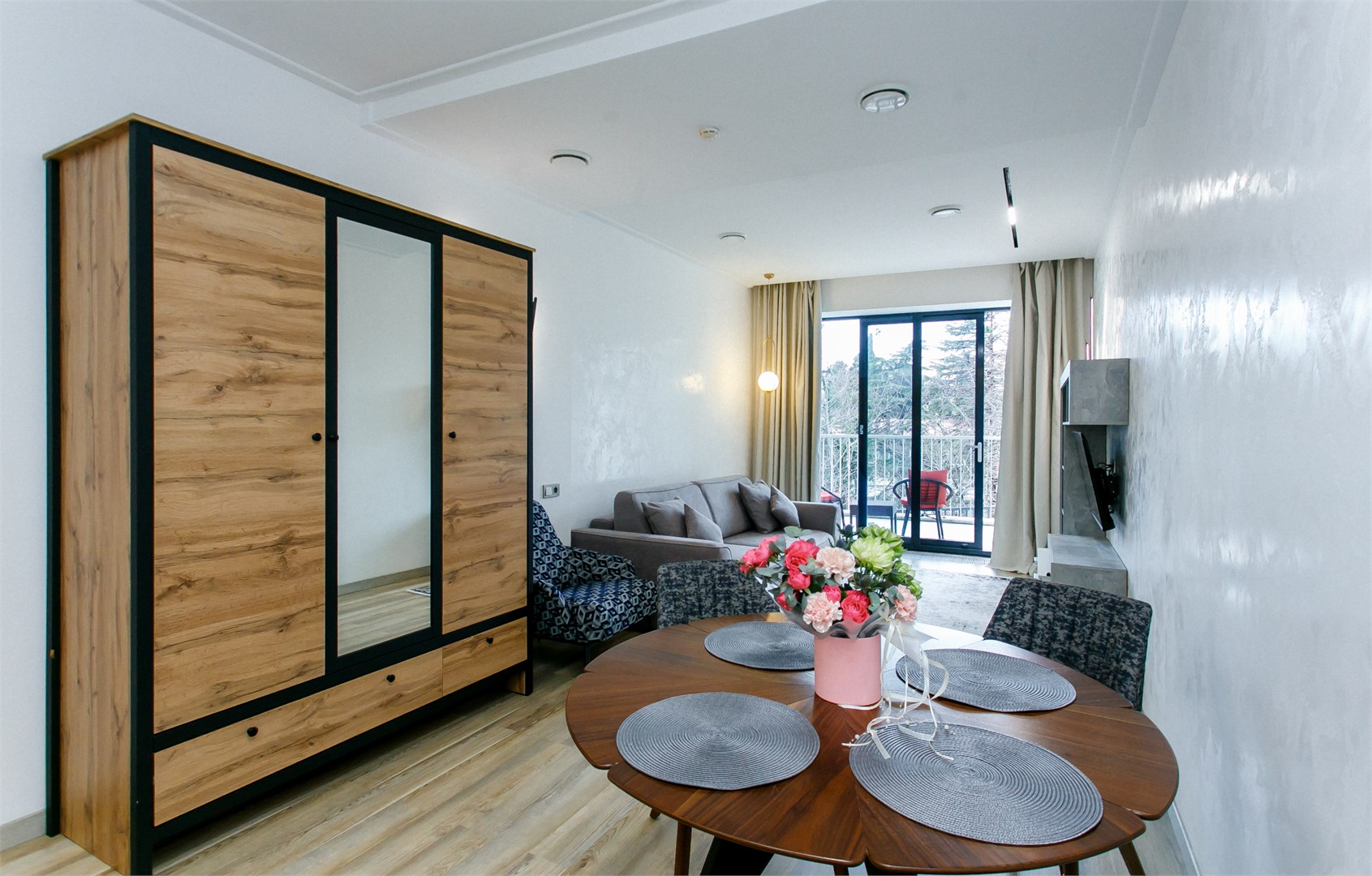 Апартаменты семейные в Актер Гэлакси