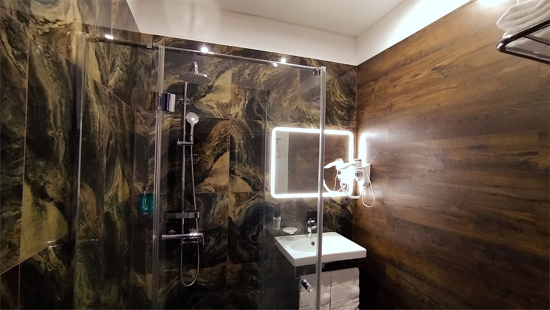 Просторный номер с двухспальной кроватью (3) в Chalet Briole