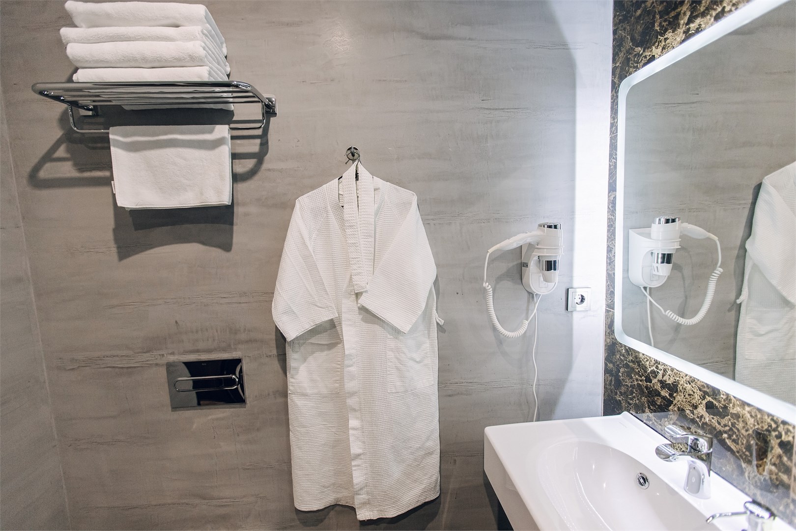 Номер для 6 гостей с двумя двухярусными кроватями и диваном (4) в Chalet Briole