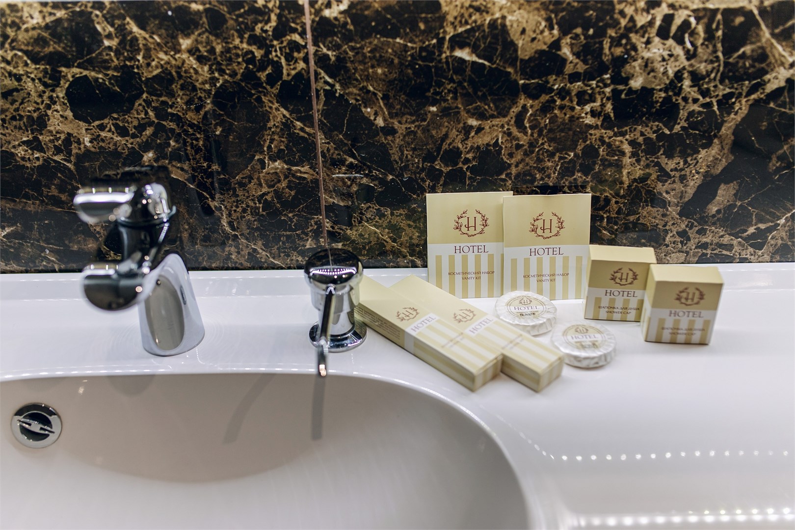 Номер для 6 гостей с двумя двухярусными кроватями и диваном (4) в Chalet Briole