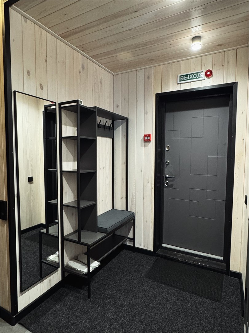 Гостевой двухэтажный дом с видом на лес и двор в Ёлки