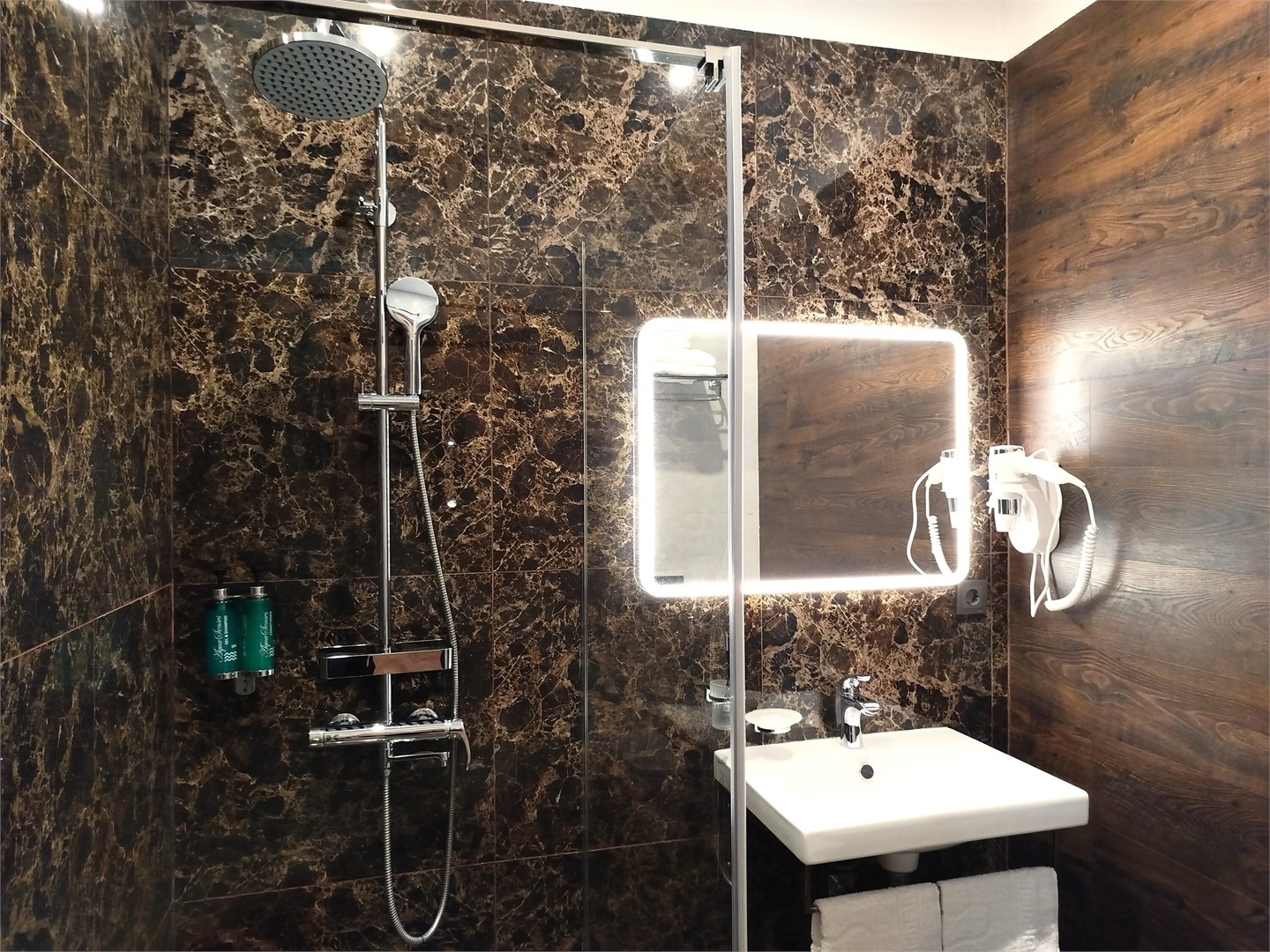 Номер для двоих с двухспальной кроватью (2) в Chalet Briole