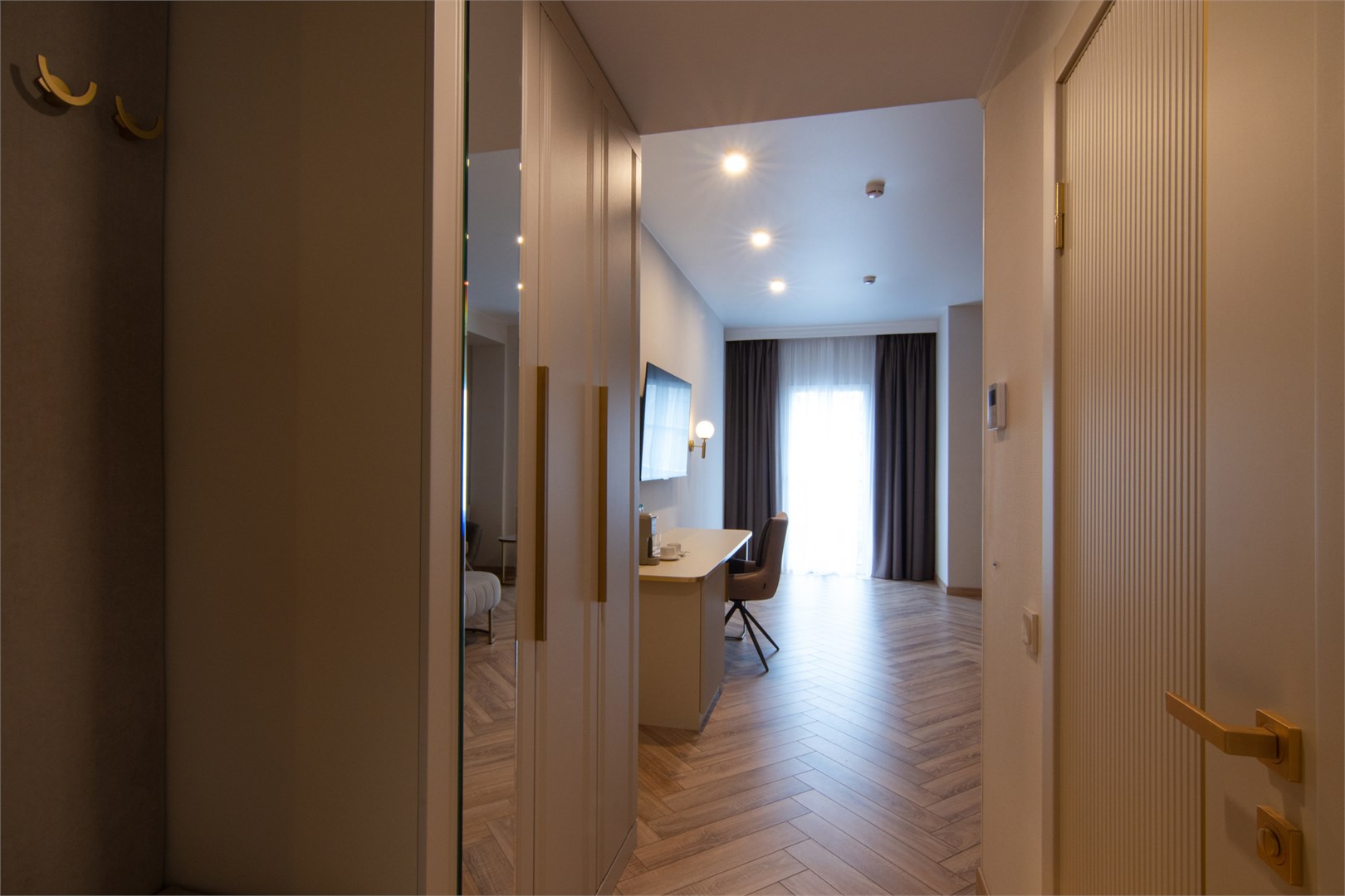 Джуниор сюит в Верис