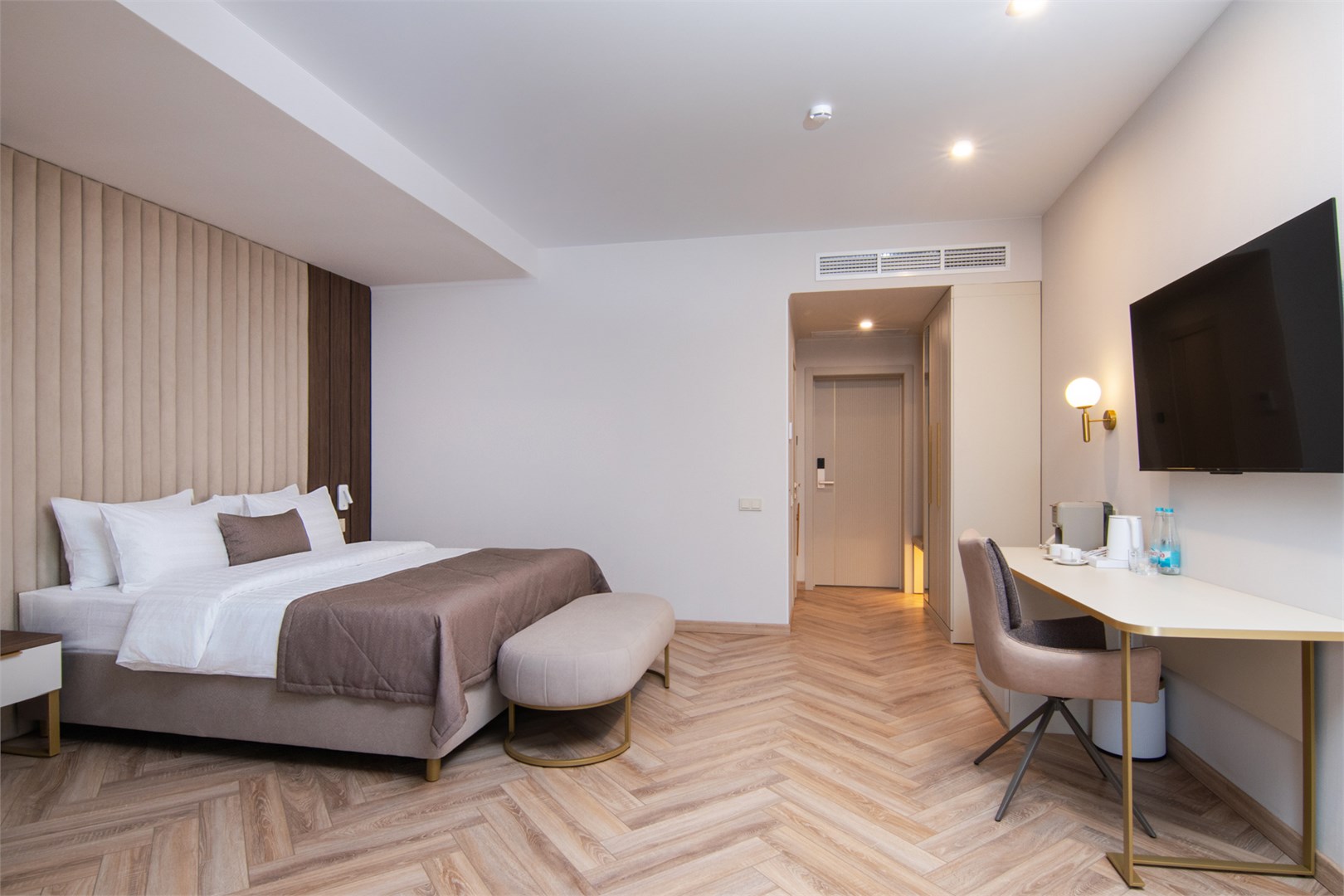 Джуниор сюит в Верис