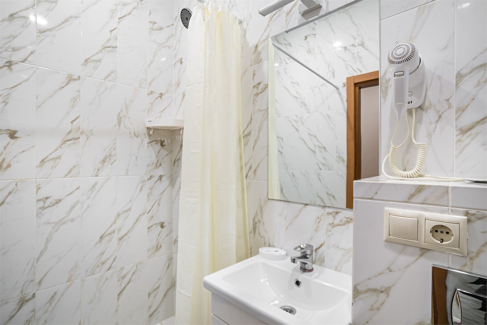 Стандарт 3-х местный Улучшений в Анфиса