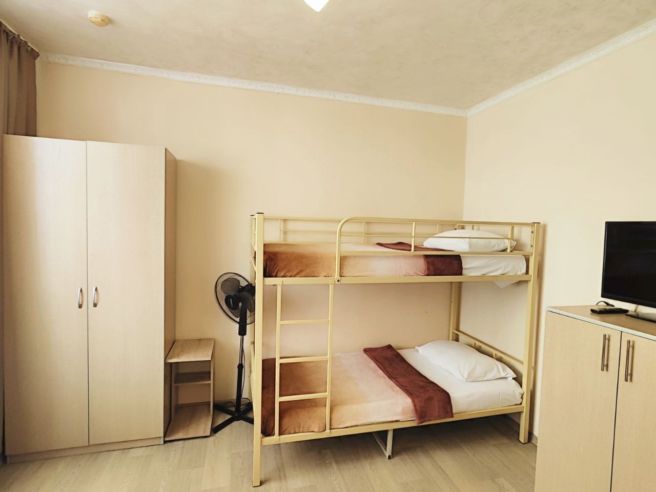 Апартаменты с балконом на 2м этаже в Регион 86