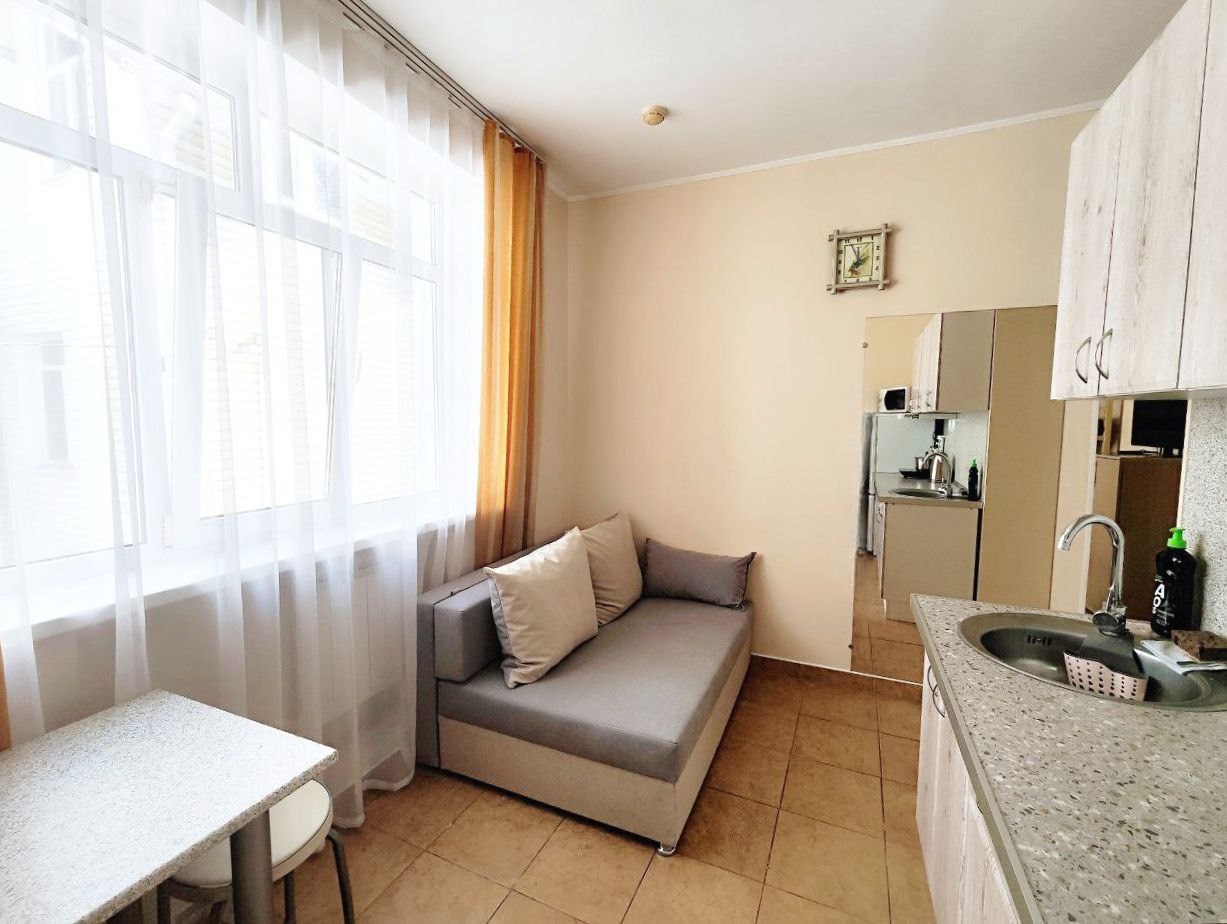 Апартаменты с балконом на 2м этаже в Регион 86