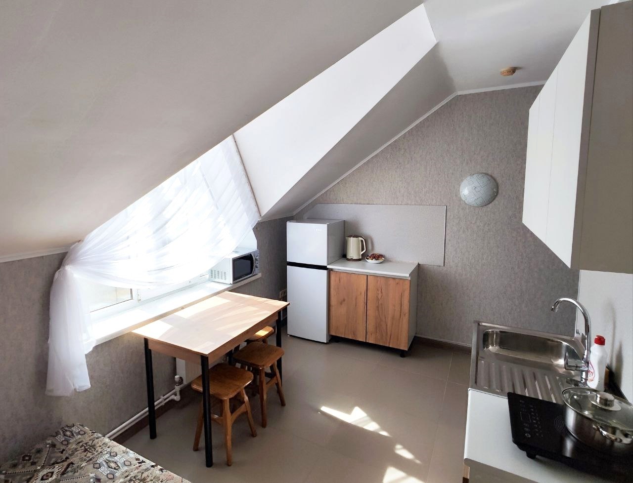 Апартаменты на 4м мансардном этаже в Регион 86