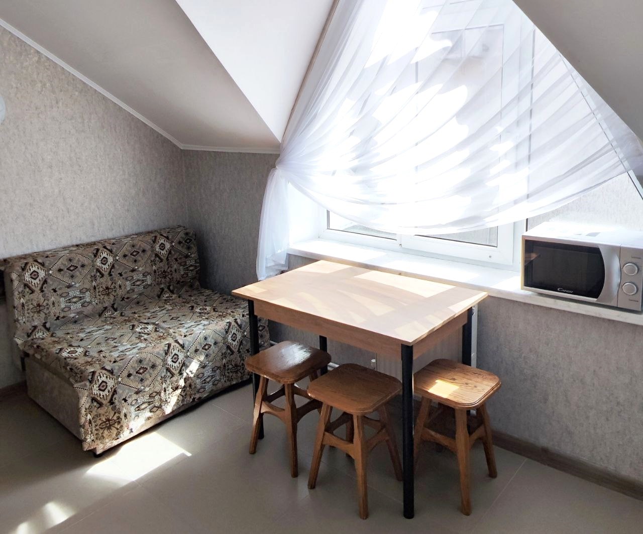 Апартаменты на 4м мансардном этаже в Регион 86