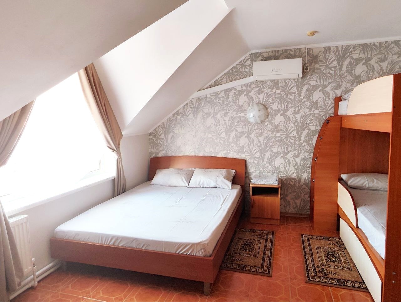 Апартаменты на 4м мансардном этаже в Регион 86