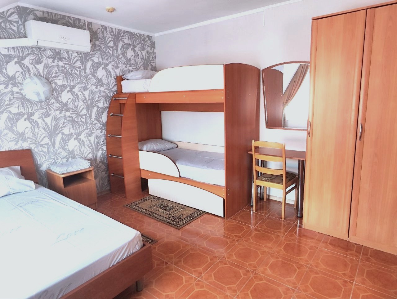 Апартаменты на 4м мансардном этаже в Регион 86