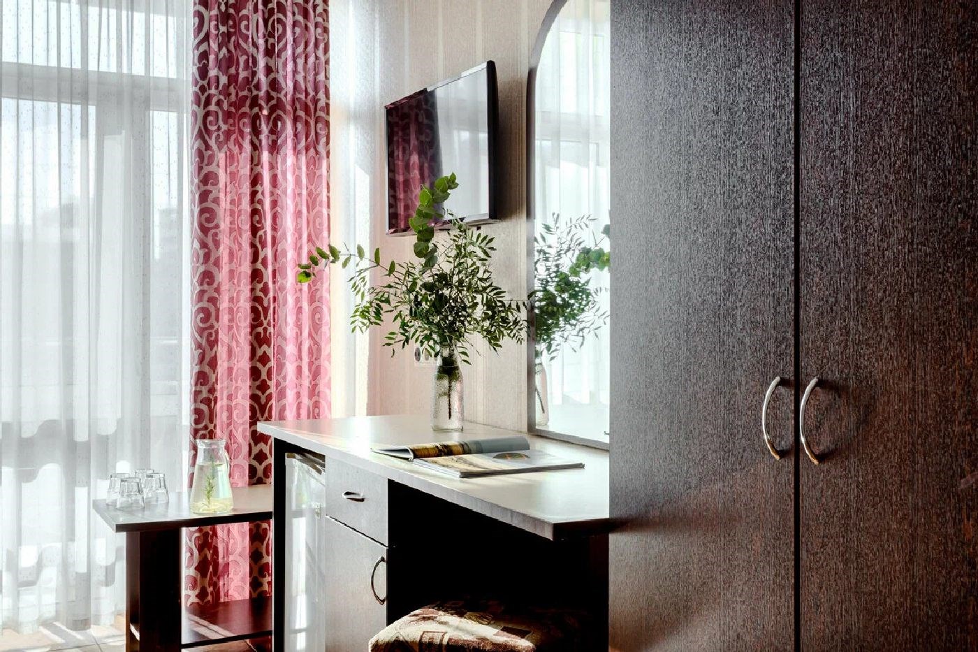 полулюкс трехместный с балконом в Посейдон 2