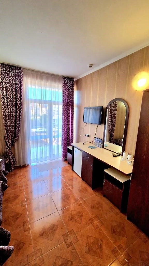 полулюкс трехместный с балконом в Посейдон 2