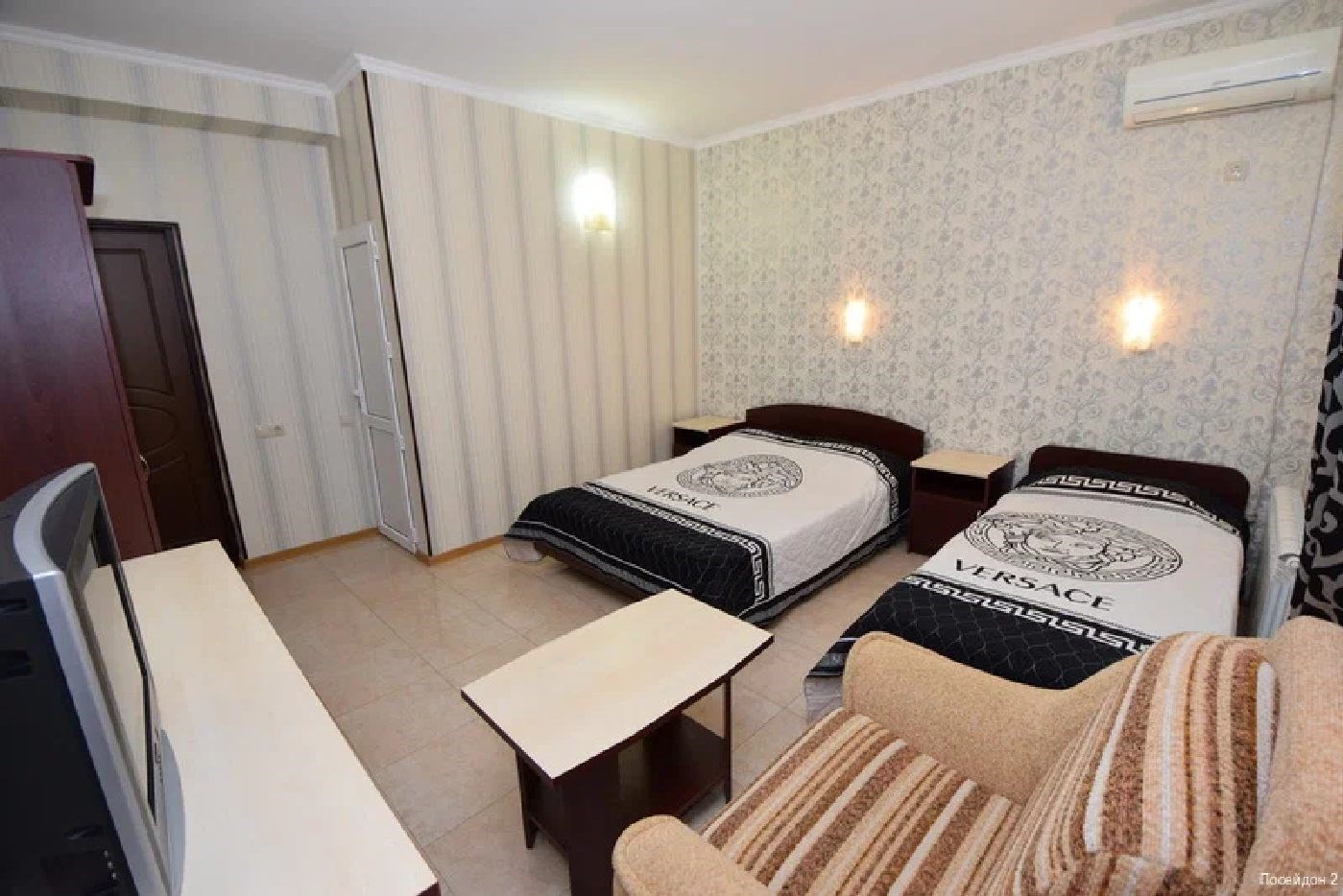 эконом трехместный в цокольном в Посейдон 2