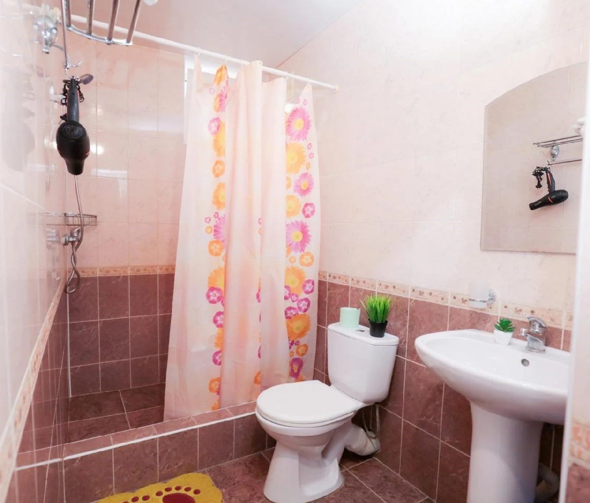 эконом трехместный в цокольном в Посейдон 2