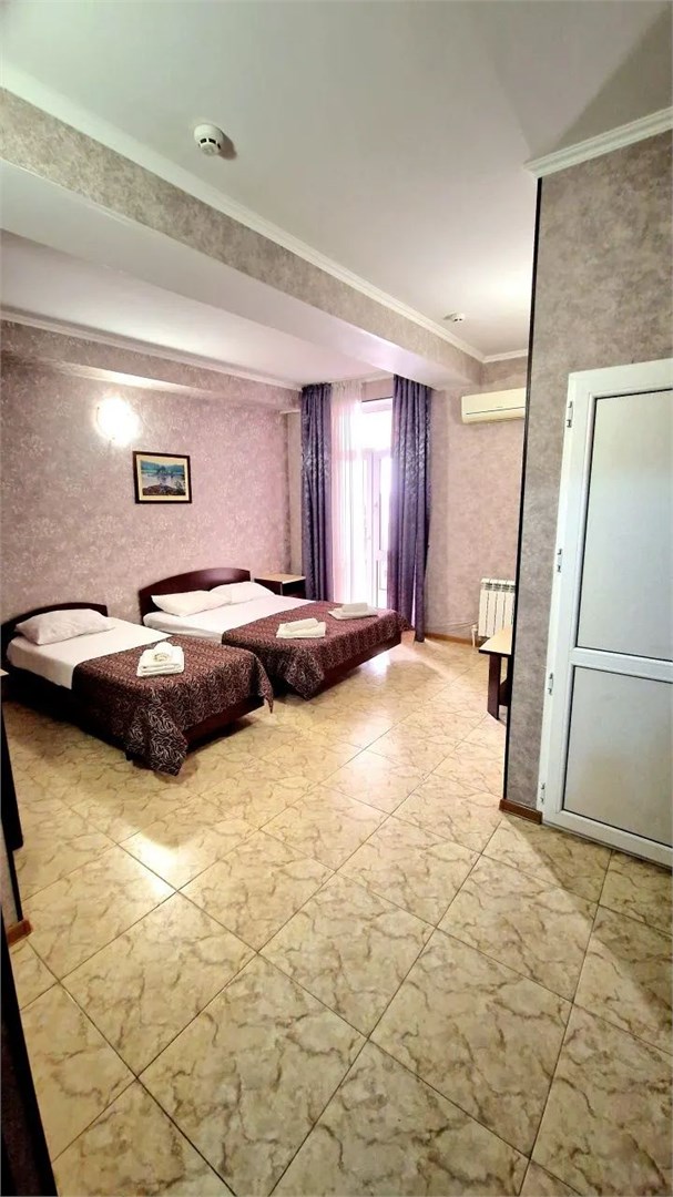 стандарт четырехместный с балконом в Посейдон 2