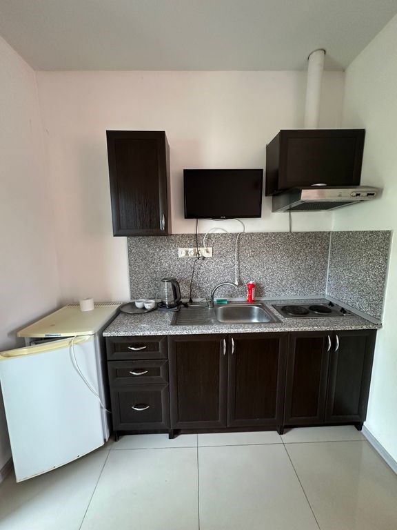 Студия четырех местный с кухонной зоной в Виноград