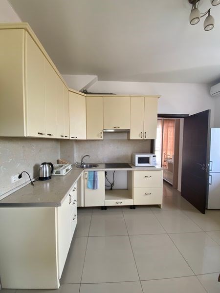 Квартира двух комнатная с кухней в Виноград