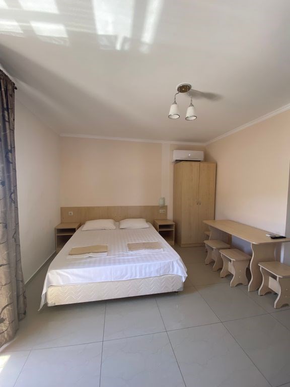 Студия четырехместный номер с кухонной зоной мансарда в Виноград