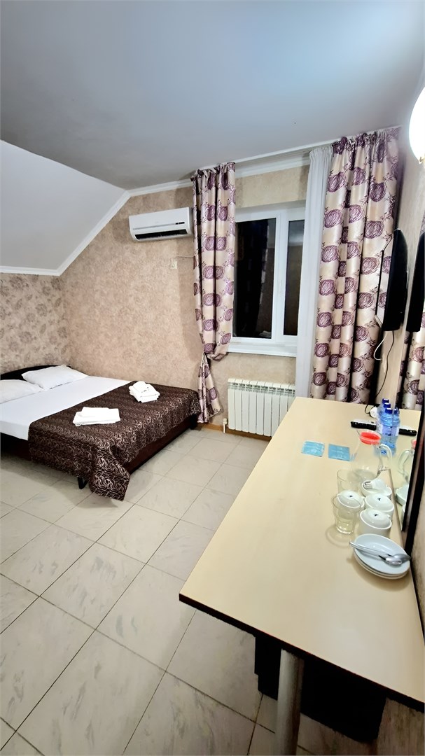 Стандарт трёхместный на мансарде в Посейдон 2