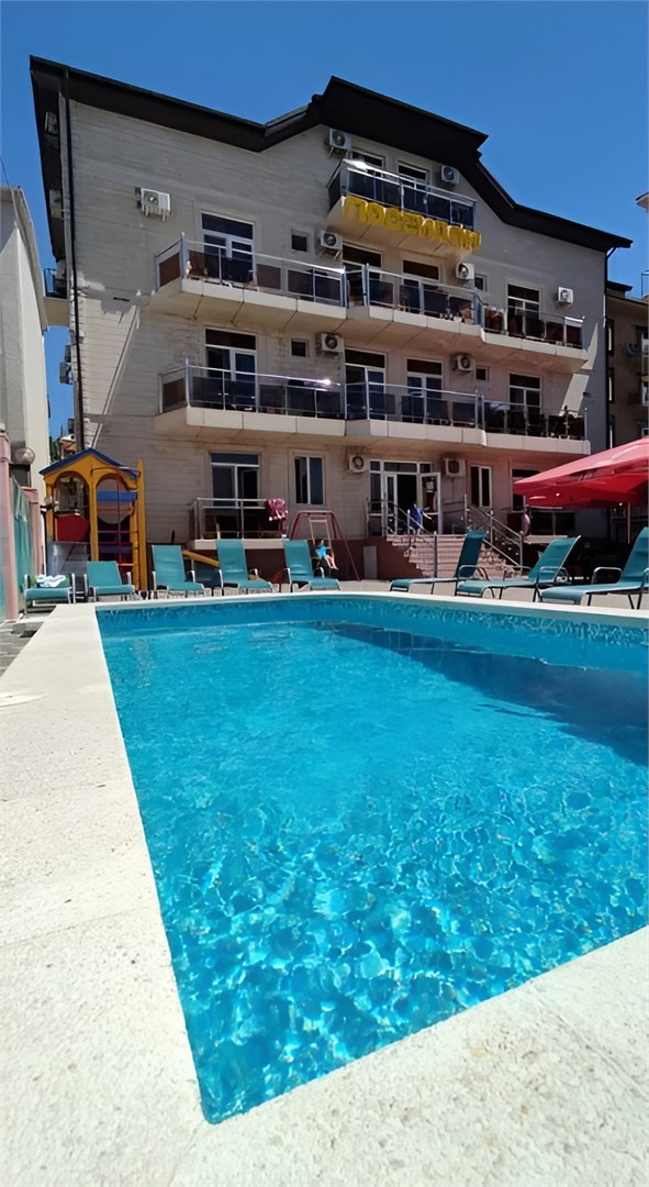 Стандарт трёхместный на мансарде в Посейдон 2