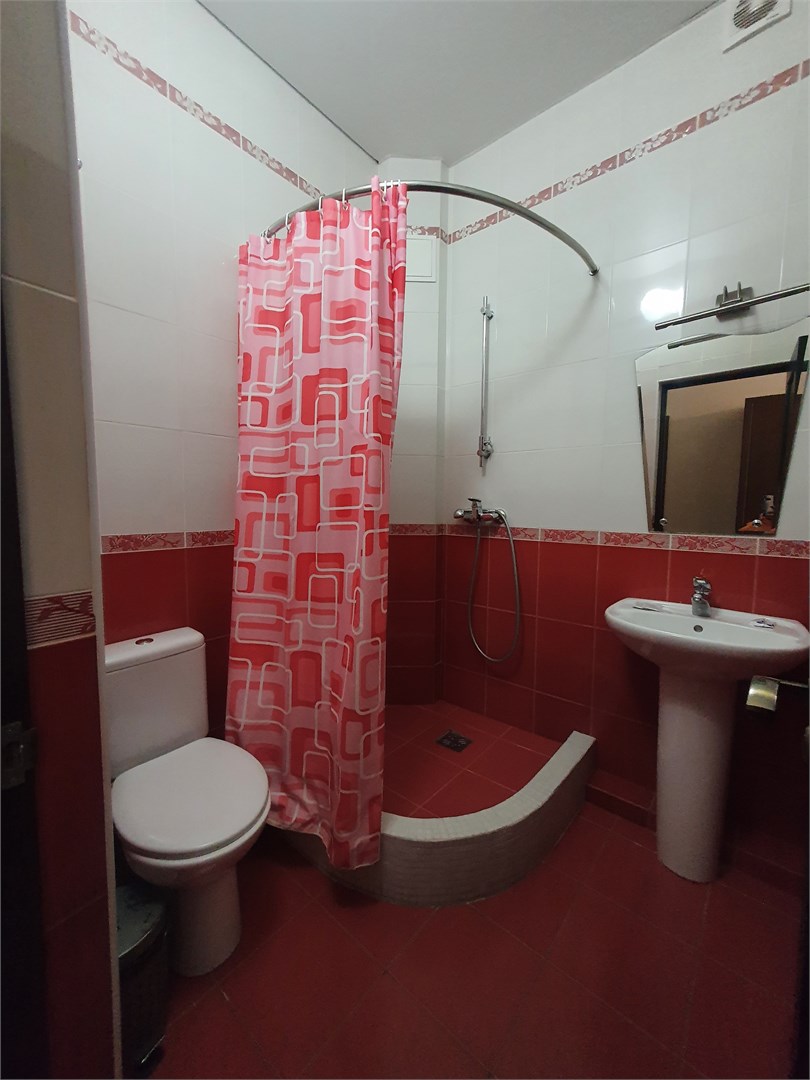 Стандартный трехместный номер с балконом в Камелот