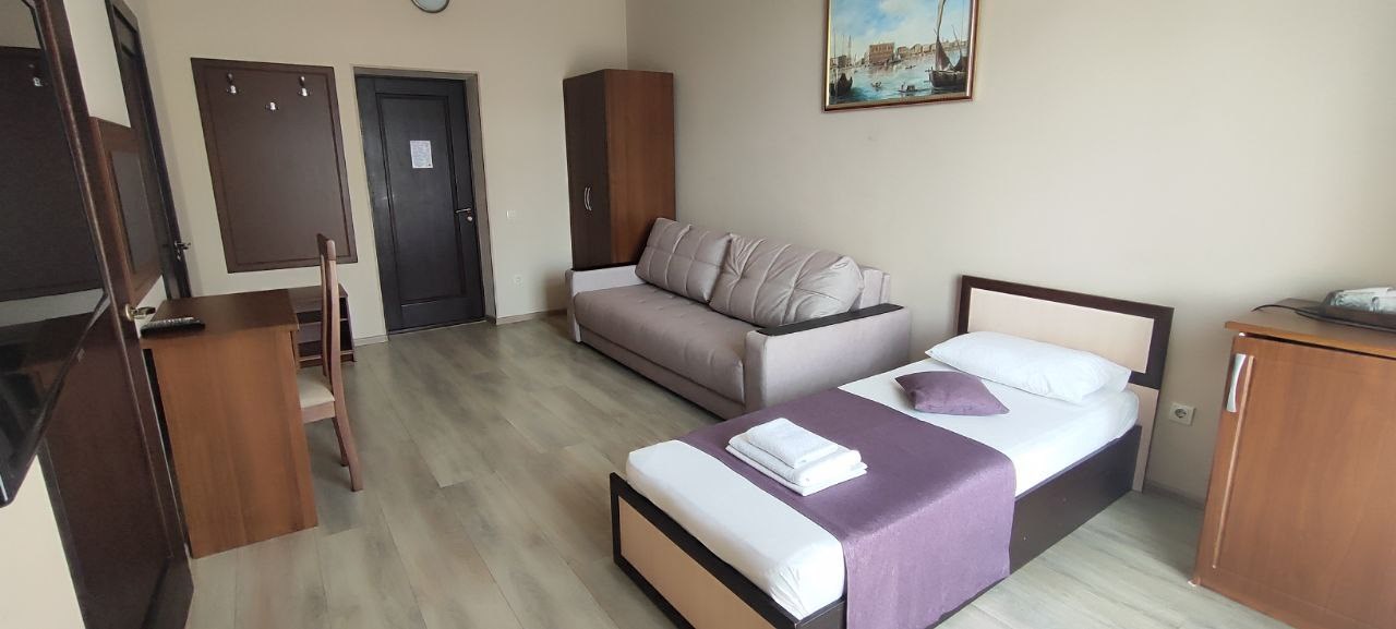 Двухкомнатный номер с балконом, стандарт в Камелот