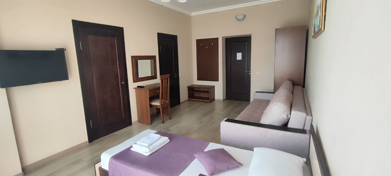 Двухкомнатный номер с балконом, стандарт в Камелот