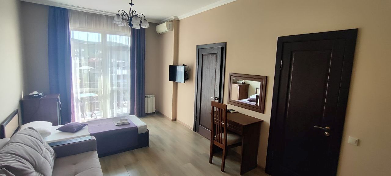 Двухкомнатный номер с балконом, стандарт в Камелот