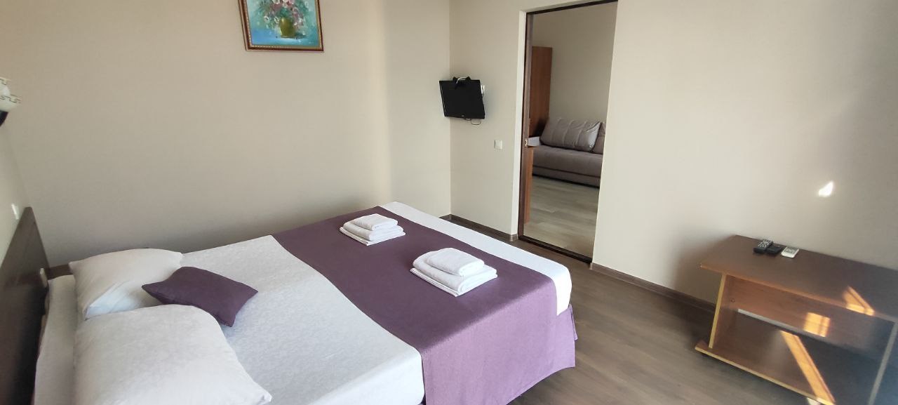 Двухкомнатный номер с балконом, стандарт в Камелот