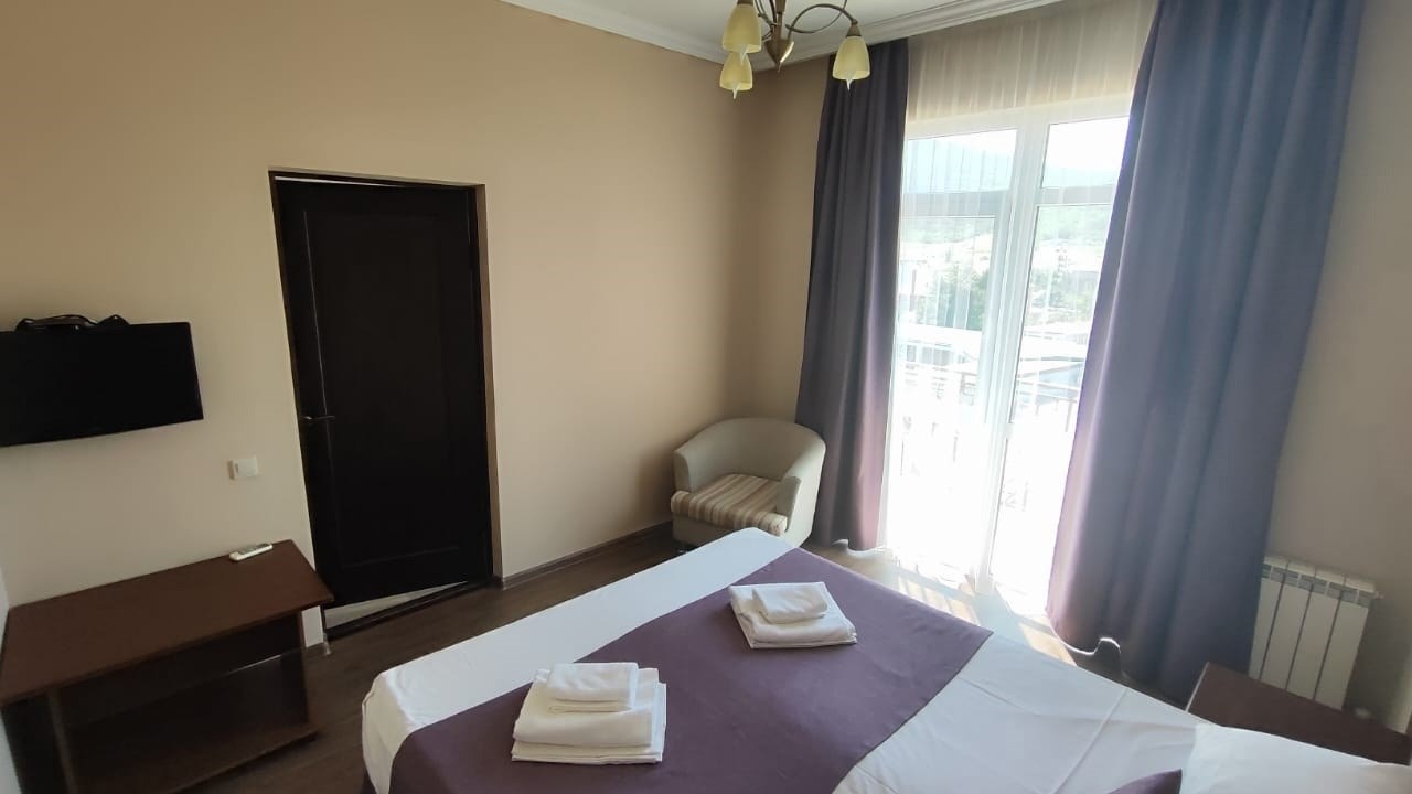 Двухкомнатный номер с балконом, стандарт в Камелот