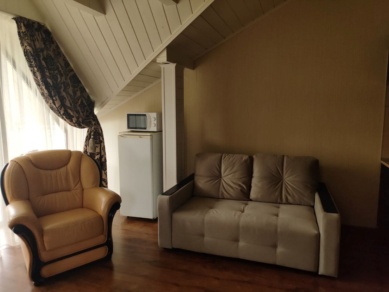 Большой двухкомнатный люкс с кухней с видом на горы в Камелот