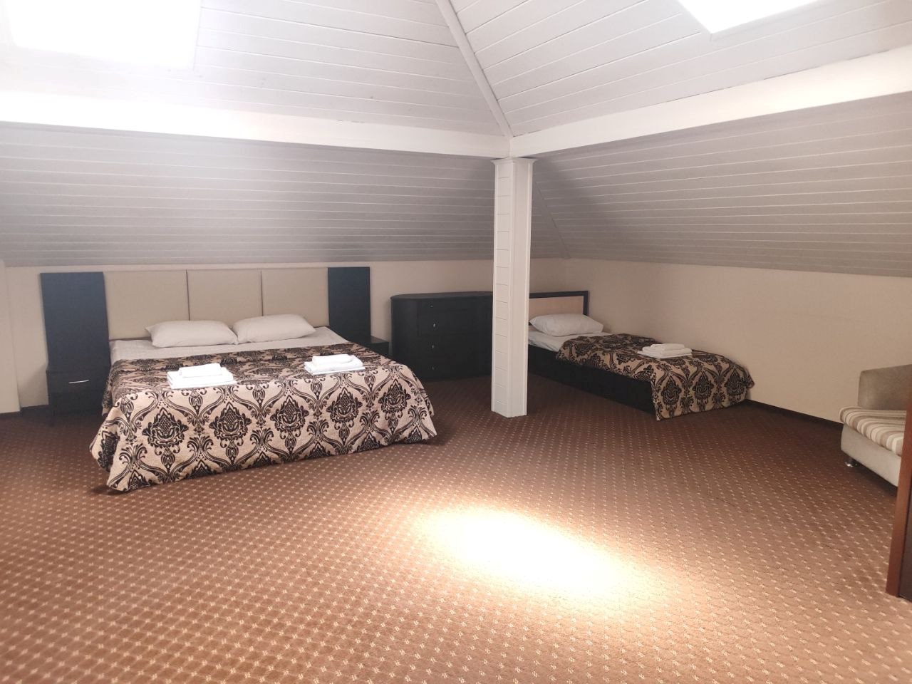 Большой двухкомнатный люкс с кухней с видом на горы в Камелот