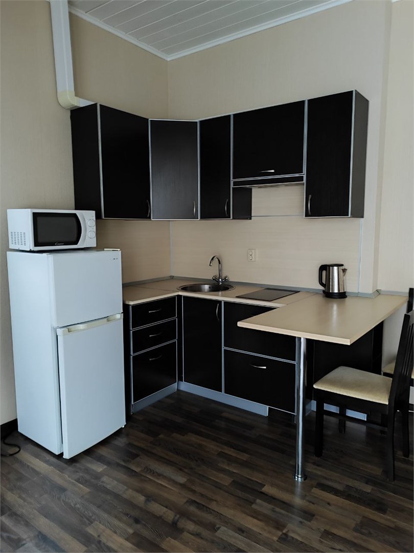 Большой двухкомнатный люкс с кухней с видом на море и горы в Камелот